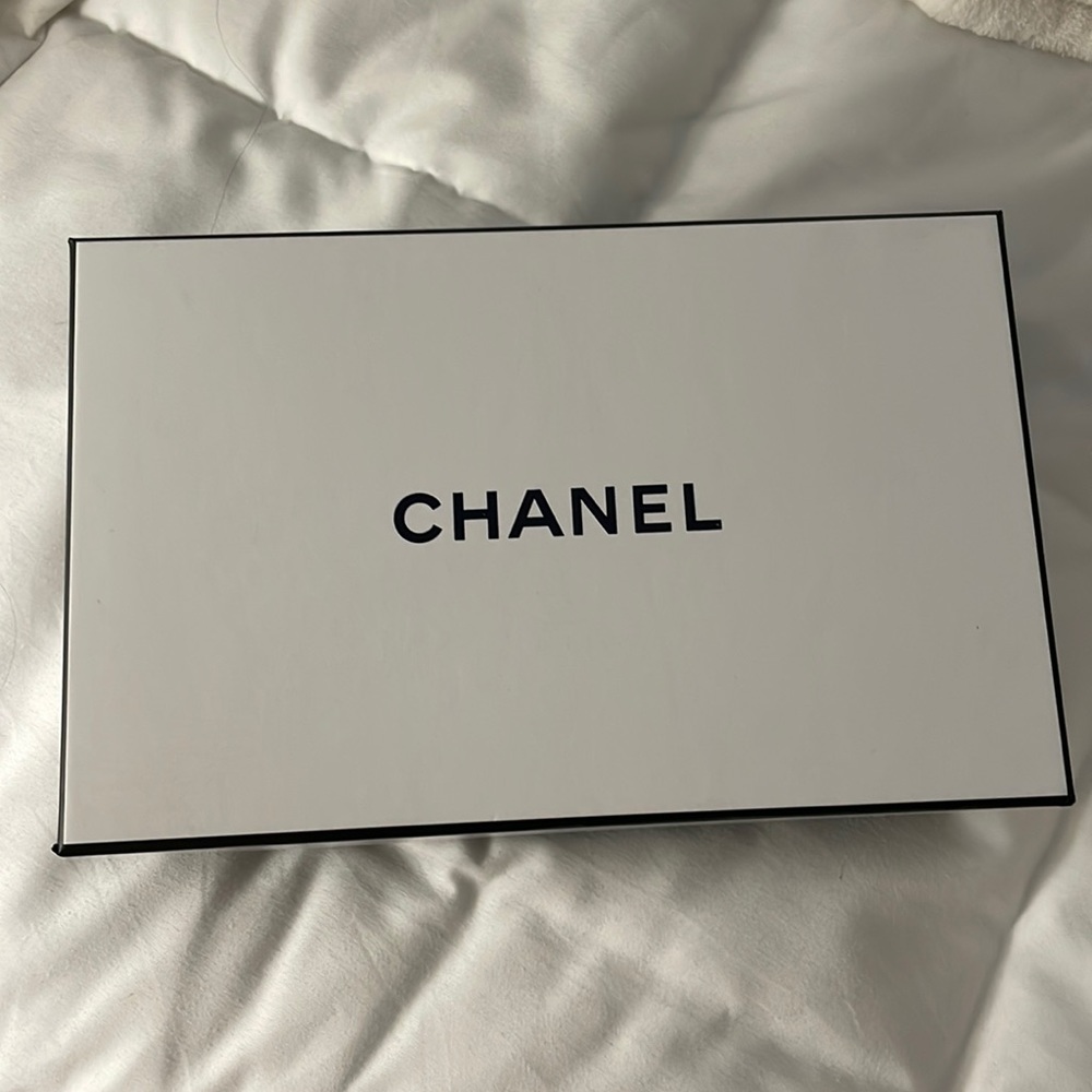 100% Authentic Chanel Box & Envelope